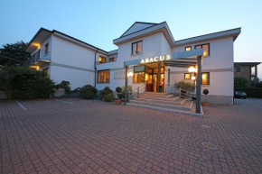  Hotel Abacus  Порто Мантовано